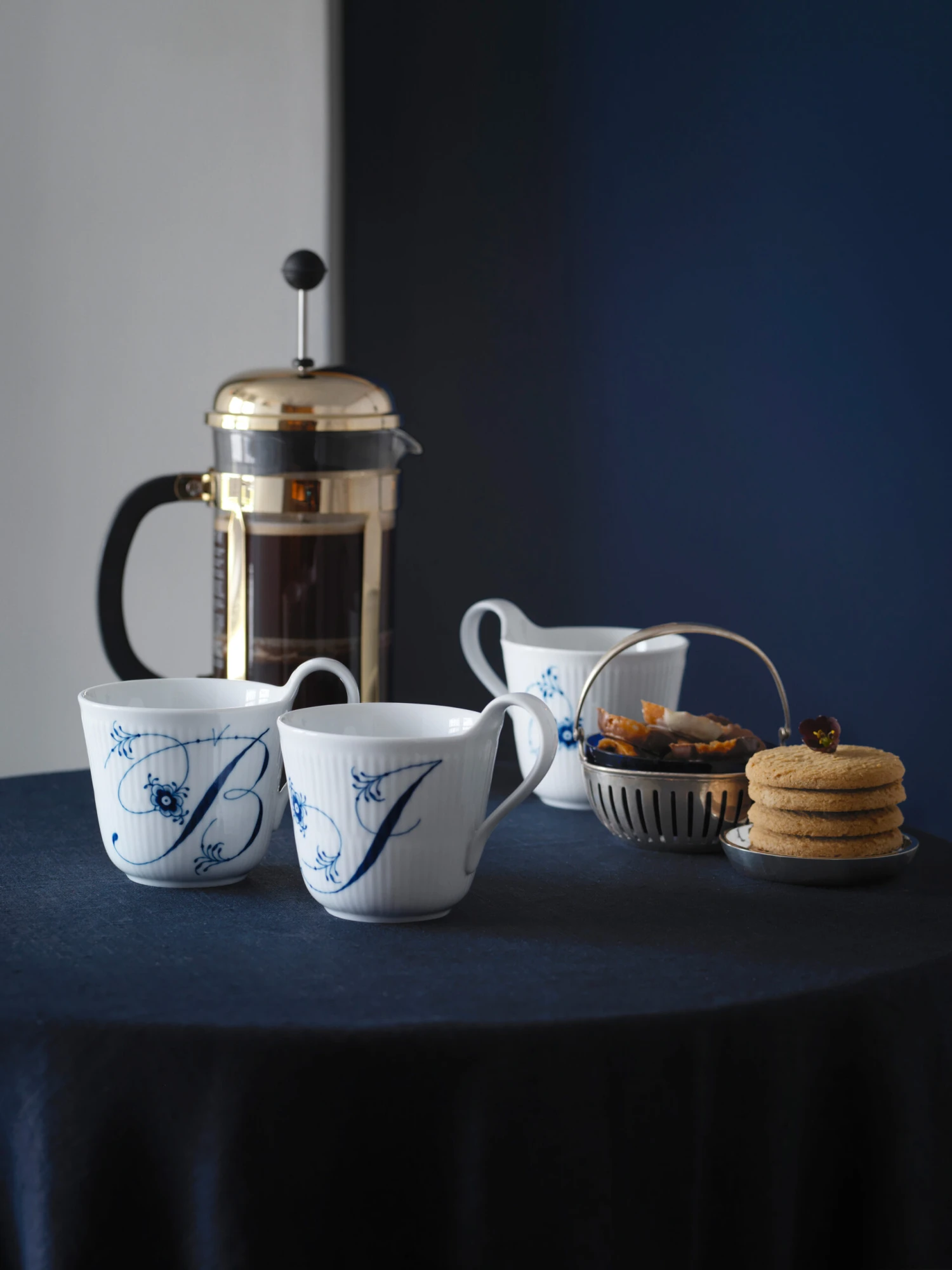 Royal Copenhagen Blue Fluted Plain Alphabet Mok 33 Cl - Afbeelding 3